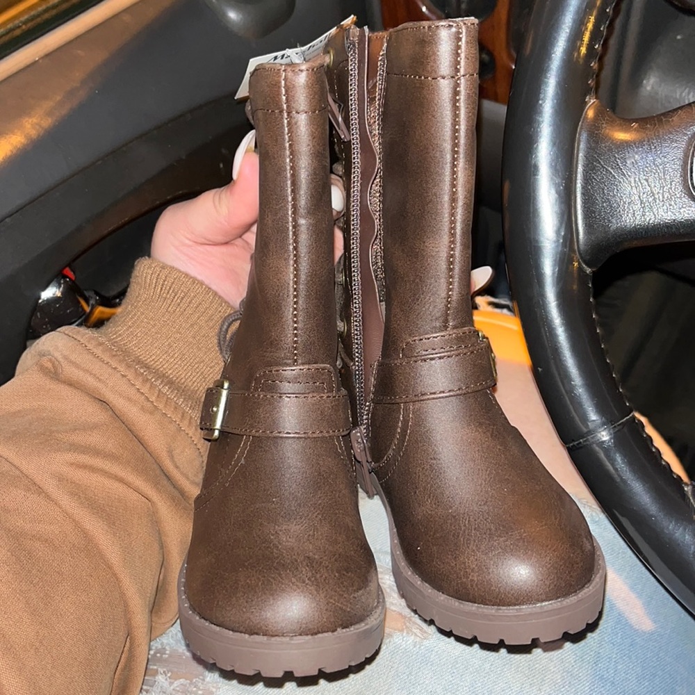 BRAND NEW GIRL BOOTS!